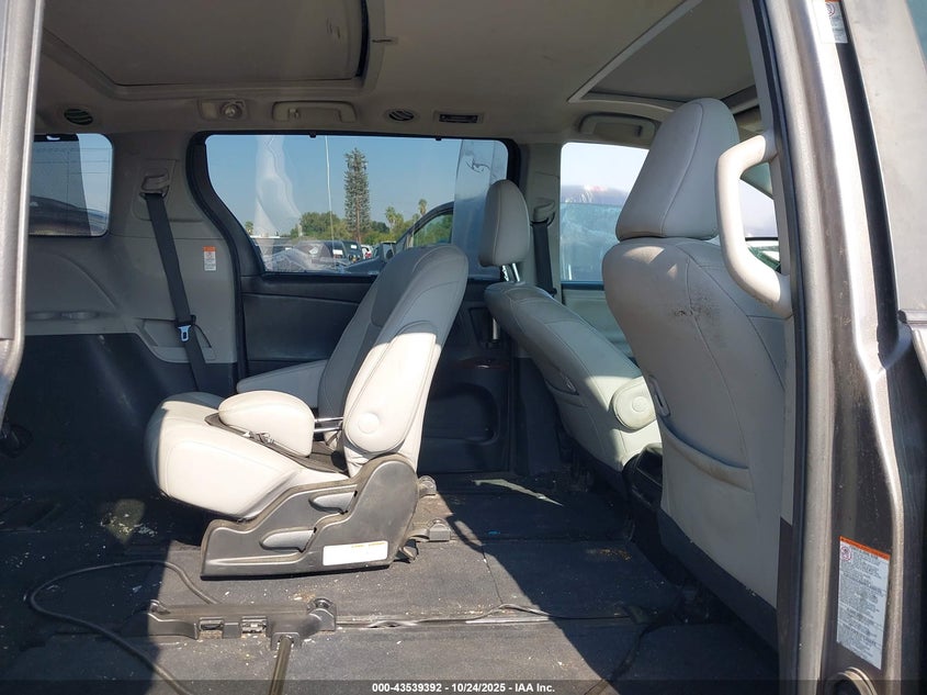 2016 Toyota Sienna Limited 7 Passenger VIN: 5TDDK3DC4GS137600 Lot: 43539392