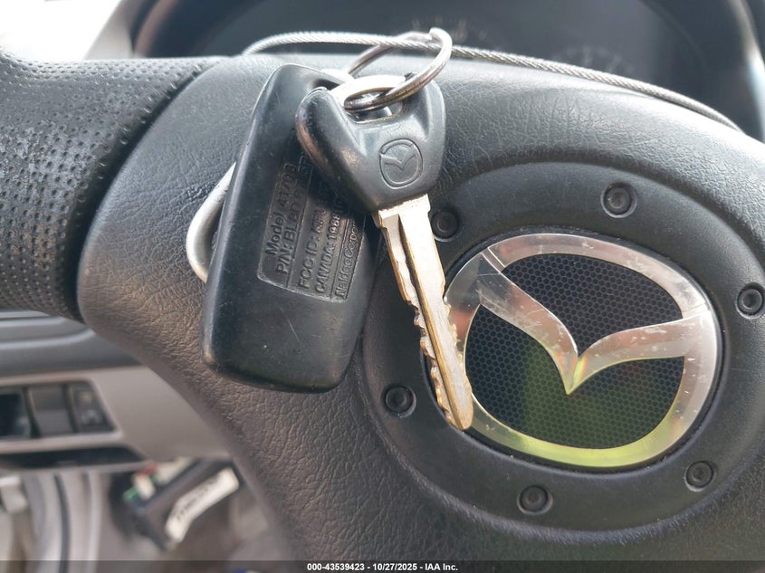 2002 Mazda Protege Dx/Es/Lx VIN: JM1BJ225421589304 Lot: 43539423