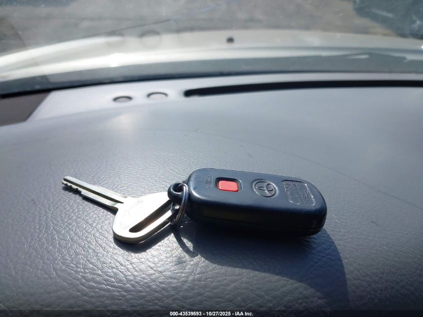 2002 Toyota Camry Le VIN: 4T1BE32K72U567923 Lot: 43539593