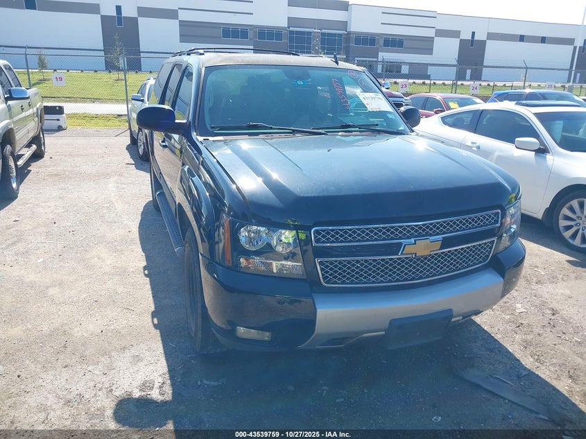 CHEVROLET SUBURBAN LT