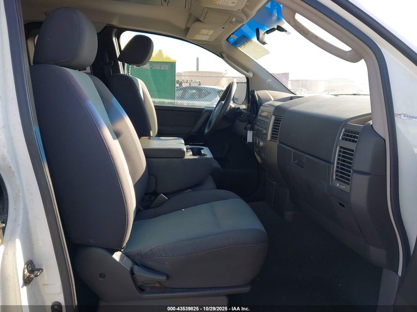 2005 Nissan Titan Xe