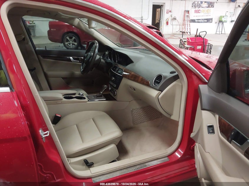 2013 MERCEDES-BENZ C 300 SPORT 4MATIC WDDGF8AB3DA792016