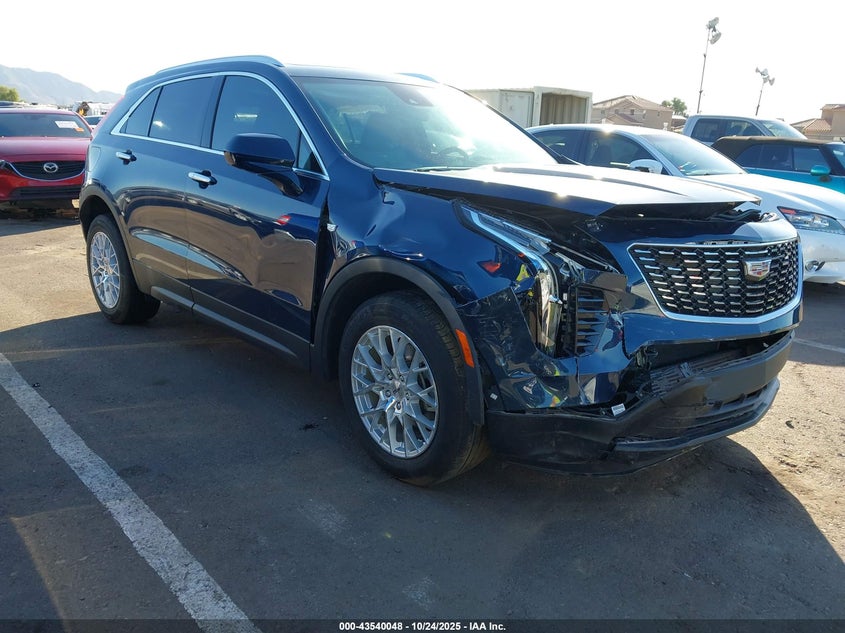 CADILLAC XT4 FWD LUXURY