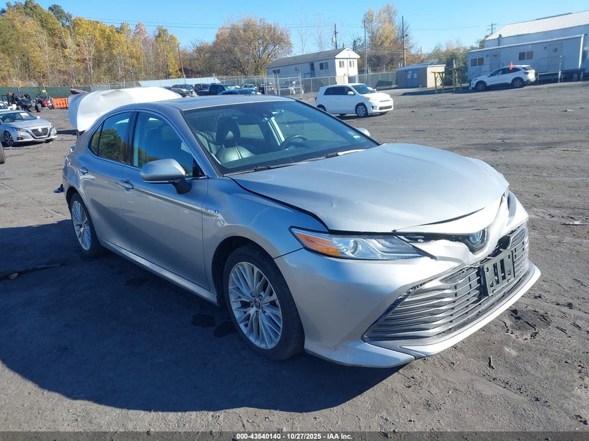 TOYOTA CAMRY HYBRID XLE HYBRID