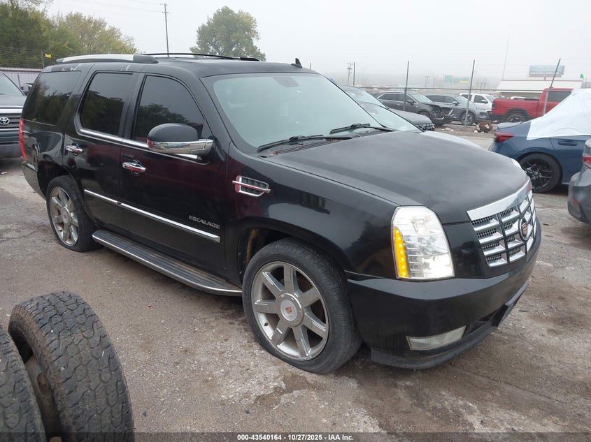 2013 CADILLAC ESCALADE LUXURY - 1GYS4BEFXDR191735