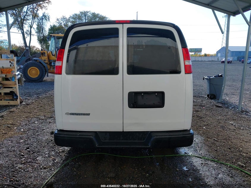 2018 Chevrolet Express 2500 Work Van VIN: 1GCWGAFP3J1272053 Lot: 43540222