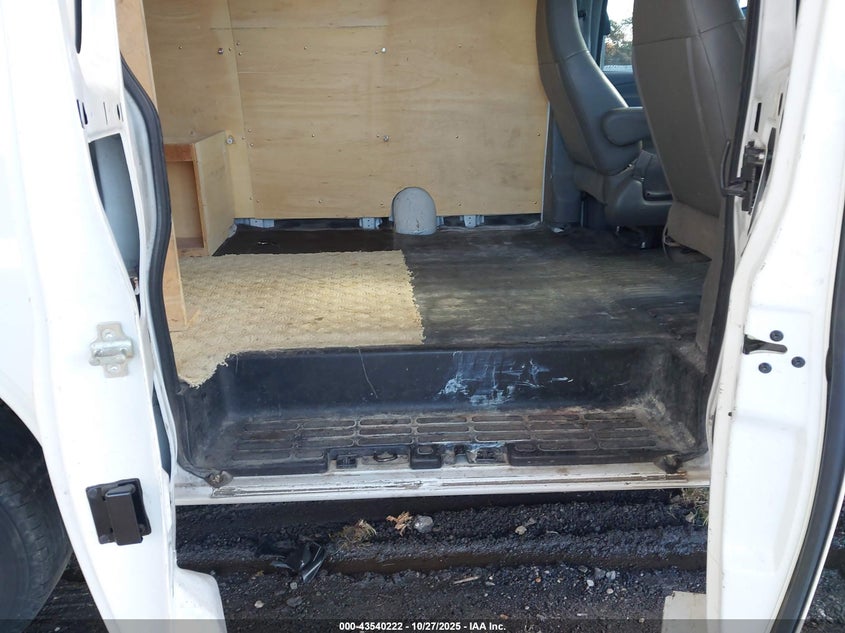 2018 Chevrolet Express 2500 Work Van VIN: 1GCWGAFP3J1272053 Lot: 43540222