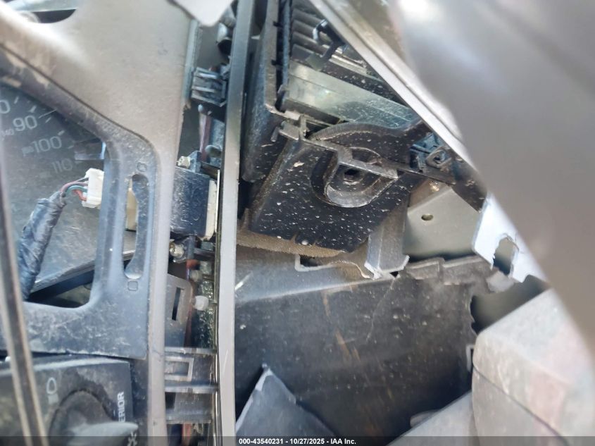 2000 Mercury Grand Marquis Gs VIN: 2MEFM74W5YX657264 Lot: 43540231