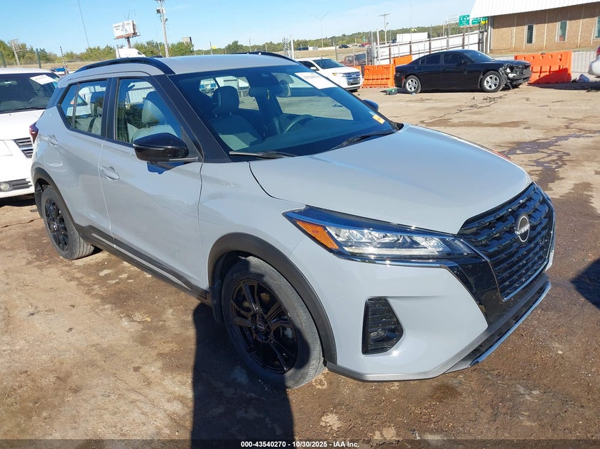 NISSAN KICKS SR XTRONIC CVT