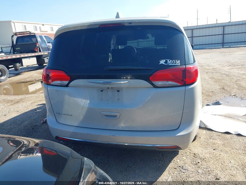 2017 Chrysler Pacifica Touring Plus VIN: 2C4RC1BG5HR839576 Lot: 43540321