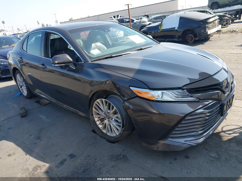 2018 TOYOTA CAMRY XLE - 4T1B11HK2JU028793