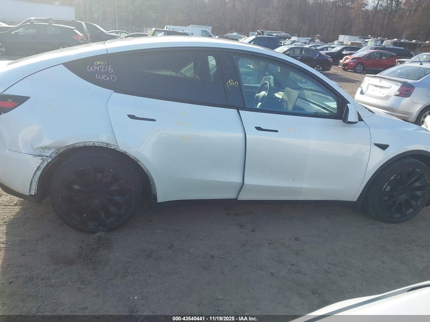 2023 Tesla Model Y Awd/Long Range Dual Motor All-Wheel Drive VIN: 7SAYGDEE6PA080216 Lot: 43540441