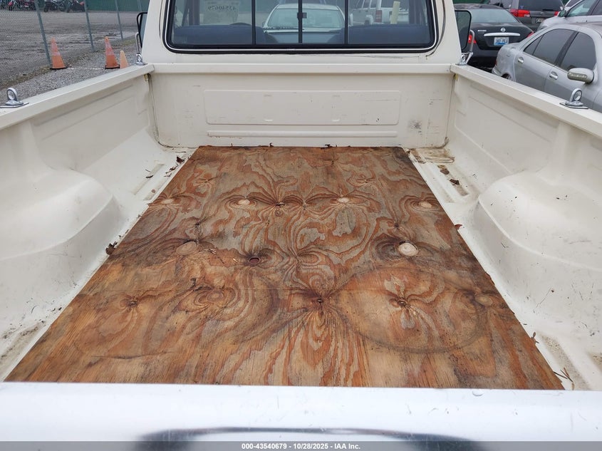 1987 Ford F250 VIN: 1FTHF2516HPA97061 Lot: 43540679