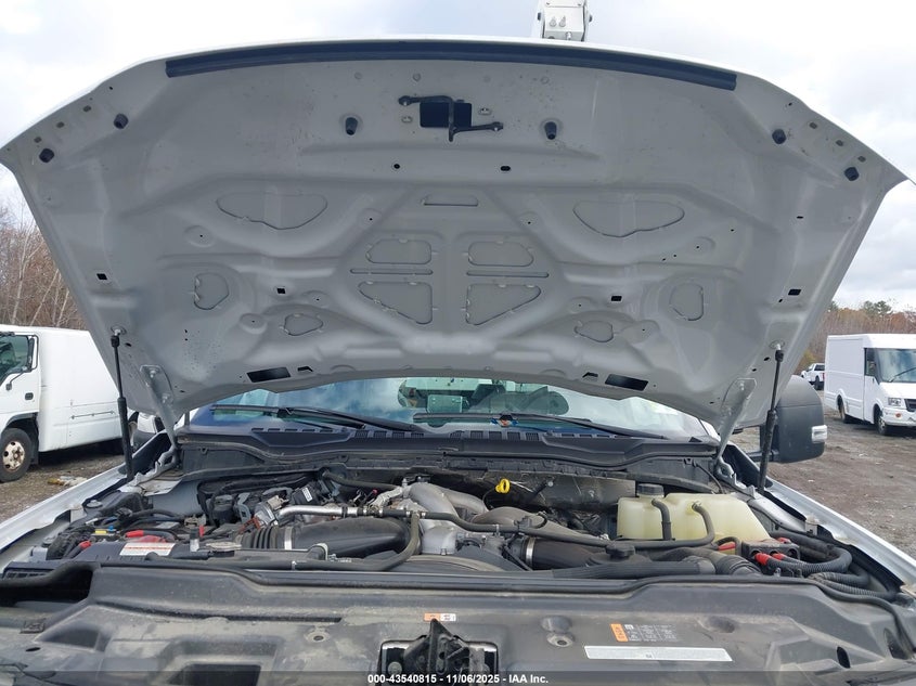 2022 Ford F-550 Chassis Xl VIN: 1FDUF5GT6NDA19757 Lot: 43540815