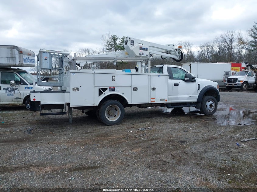 2022 Ford F-550 Chassis Xl VIN: 1FDUF5GT6NDA19757 Lot: 43540815