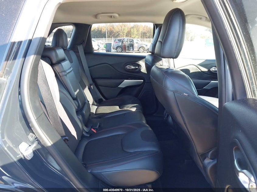 2017 Jeep Cherokee Trailhawk 4X4 VIN: 1C4PJMBSXHW639609 Lot: 43540970