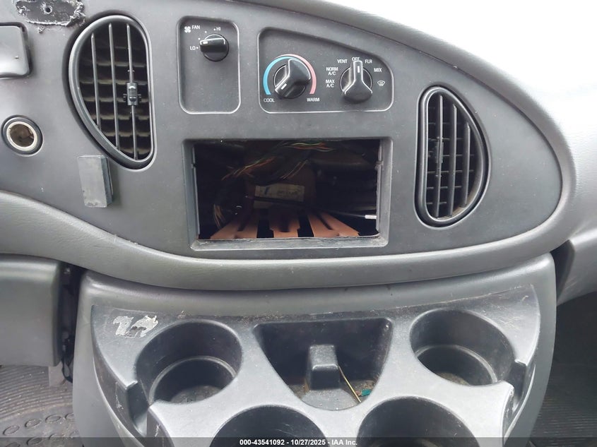 2006 Ford E-350 Cutaway VIN: 1FDWE35P56HA65841 Lot: 43541092