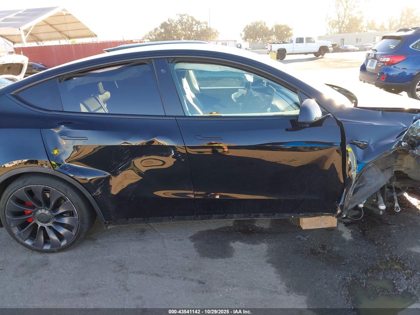 2021 Tesla Model Y Performance Dual Motor All-Wheel Drive VIN: 5YJYGDEFXMF277720 Lot: 43541142