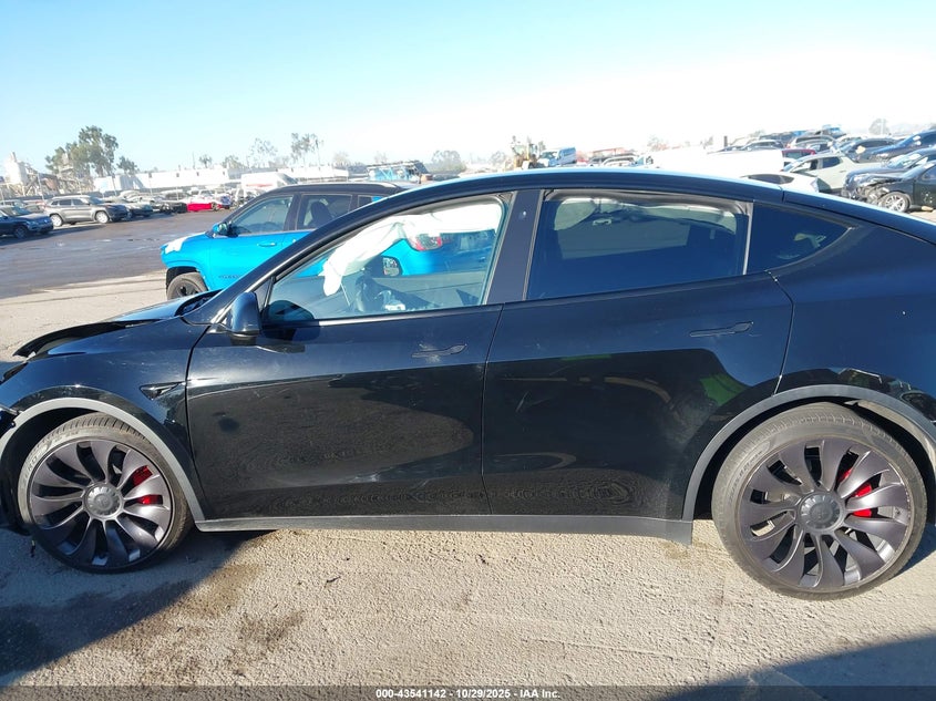 2021 Tesla Model Y Performance Dual Motor All-Wheel Drive VIN: 5YJYGDEFXMF277720 Lot: 43541142