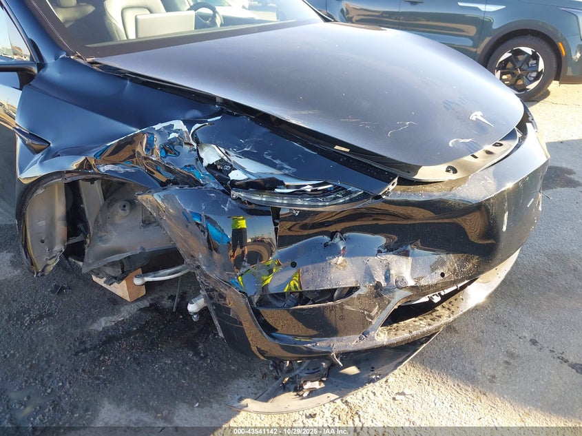 2021 Tesla Model Y Performance Dual Motor All-Wheel Drive VIN: 5YJYGDEFXMF277720 Lot: 43541142