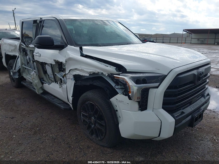 TOYOTA TUNDRA SR5 CREWMAX 5.5 BED