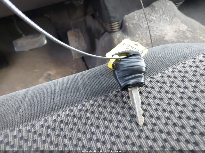 2001 Ford F-150 VIN: 1FTRW07W11KD79127 Lot: 43541191