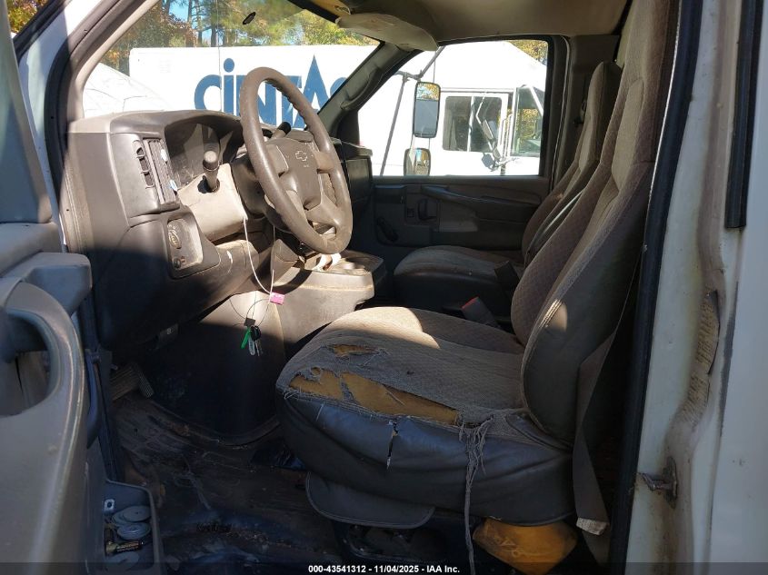 2005 Chevrolet Express Cutaway Base W/C7L/C7N VIN: 1GBJG31U651166306 Lot: 43541312