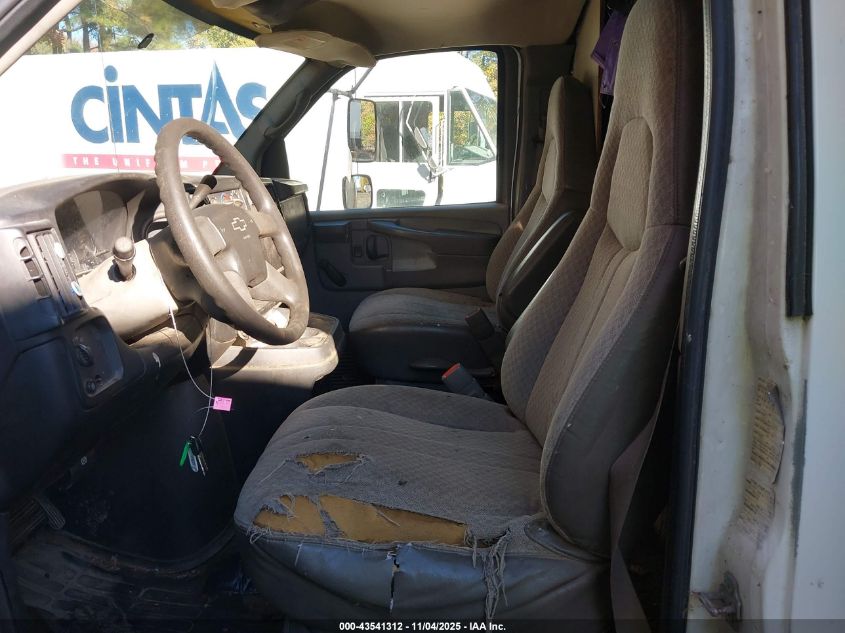 2005 Chevrolet Express Cutaway Base W/C7L/C7N VIN: 1GBJG31U651166306 Lot: 43541312