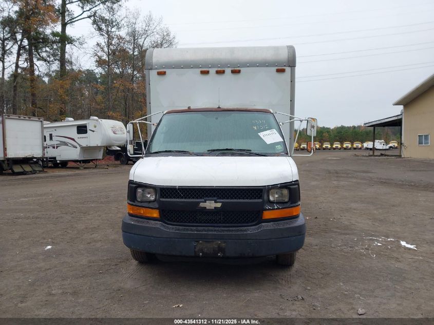 2005 Chevrolet Express Cutaway Base W/C7L/C7N VIN: 1GBJG31U651166306 Lot: 43541312