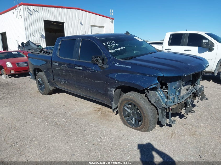 CHEVROLET SILVERADO 1500 2WD SHORT BED CUSTOM