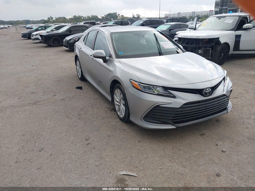 TOYOTA CAMRY LE