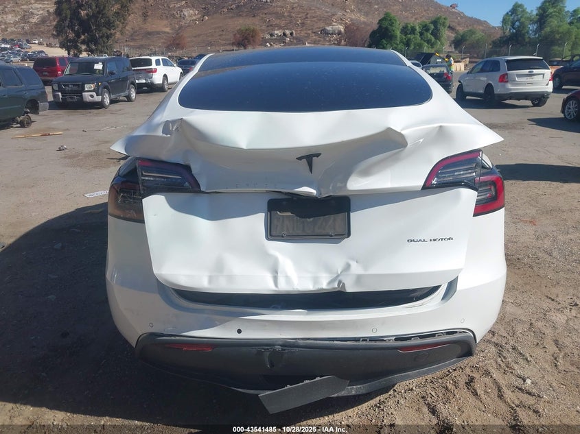 2020 Tesla Model Y Long Range Dual Motor All-Wheel Drive VIN: 5YJYGDEE8LF015281 Lot: 43541485