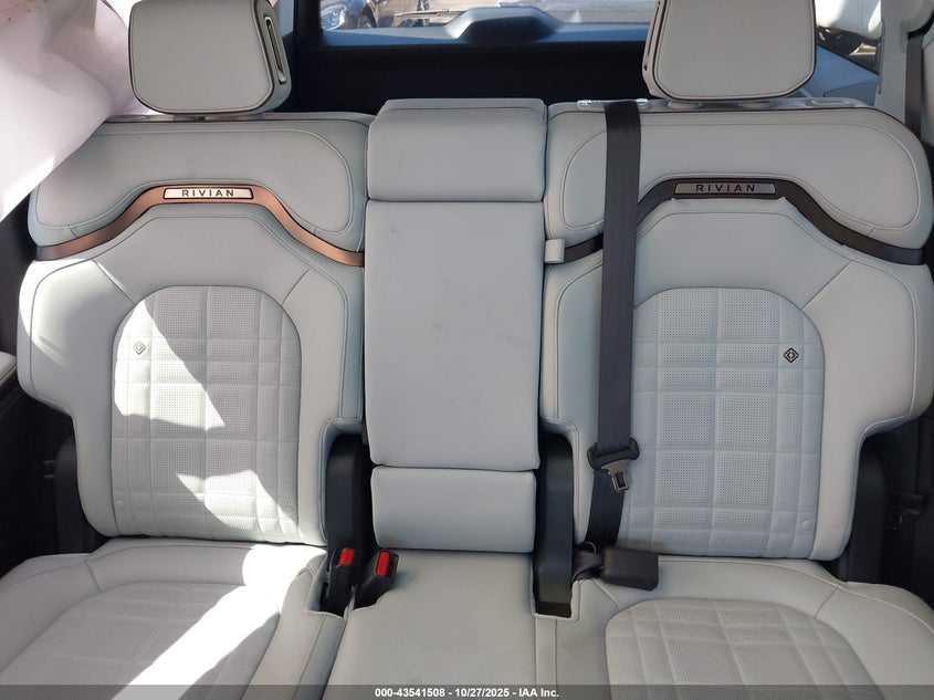 2025 Rivian R1S Ascend Tri Motor Max Pack/Premium Tri Motor Max Pack VIN: 7PDSGCBP4SN059406 Lot: 43541508