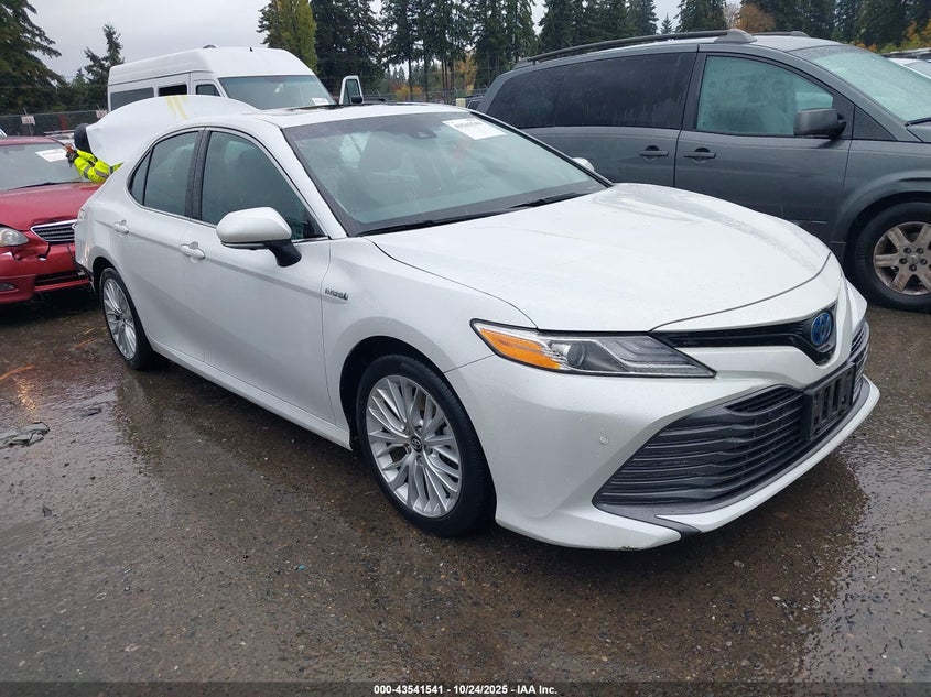 2018 TOYOTA CAMRY HYBRID XLE - 4T1B21HK3JU003849