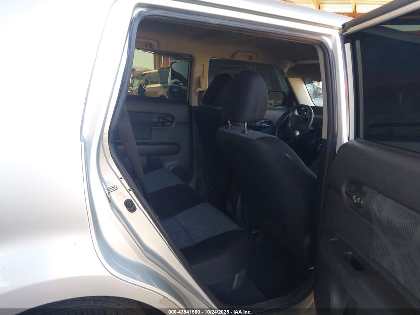 JTLZE4FE6CJ029721 2012 SCION XB photo no. 8