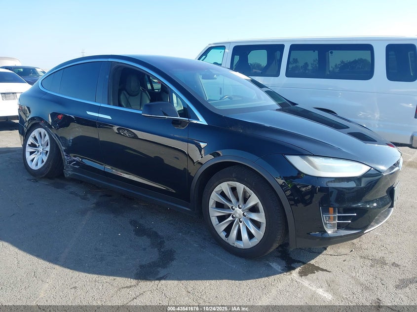 2017 TESLA MODEL X 100D/75D/90D - 5YJXCBE21HF051337