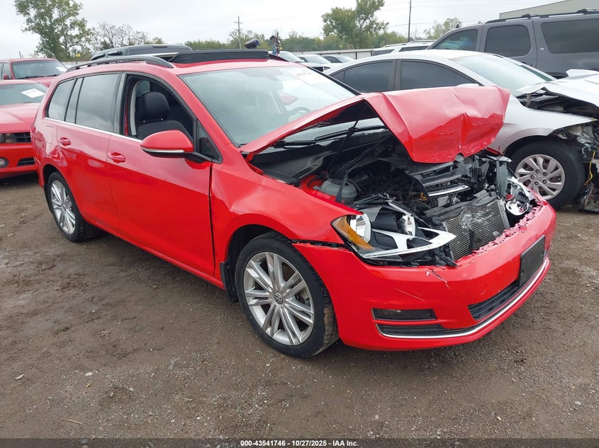 VOLKSWAGEN GOLF SPORTSVAN TDI SE 4-DOOR