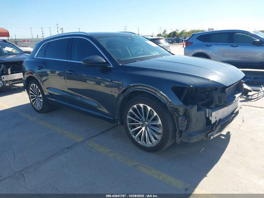 AUDI E-TRON PREMIUM PLUS