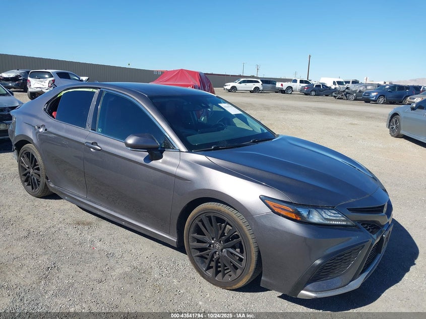 TOYOTA CAMRY XSE
