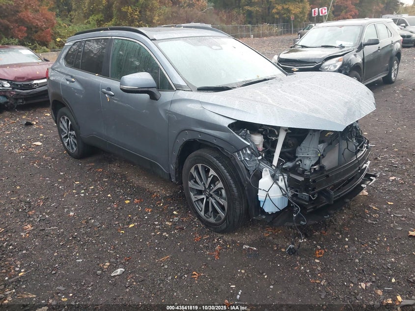 TOYOTA COROLLA CROSS XLE