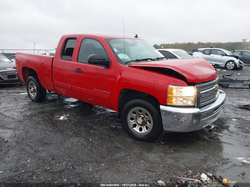 2013 CHEVROLET SILVERADO 1500 LS - 1GCRCREA2DZ100106