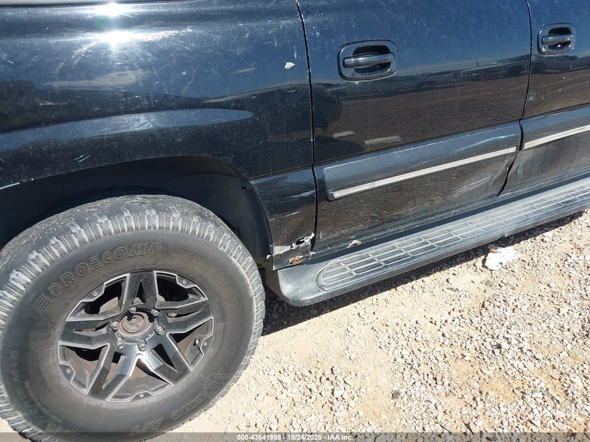 2000 Chevrolet Suburban 1500 Lt VIN: 3GNFK16T5YG199458 Lot: 43541998