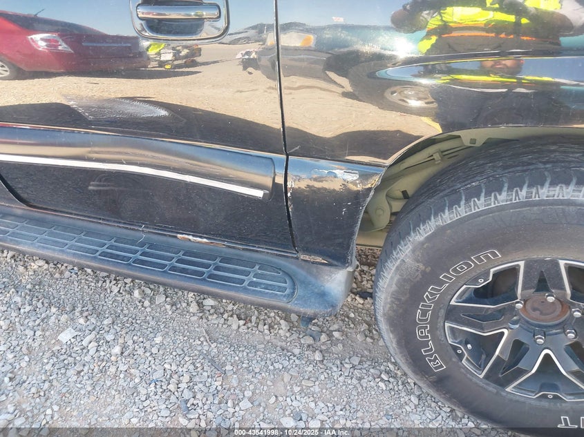 2000 Chevrolet Suburban 1500 Lt VIN: 3GNFK16T5YG199458 Lot: 43541998