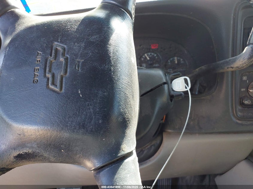 2000 Chevrolet Suburban 1500 Lt VIN: 3GNFK16T5YG199458 Lot: 43541998