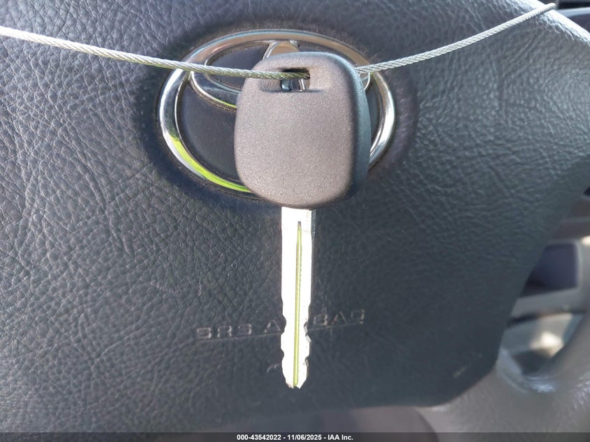 2003 Toyota Sequoia Sr5 V8 VIN: 5TDZT34A83S175777 Lot: 43542022