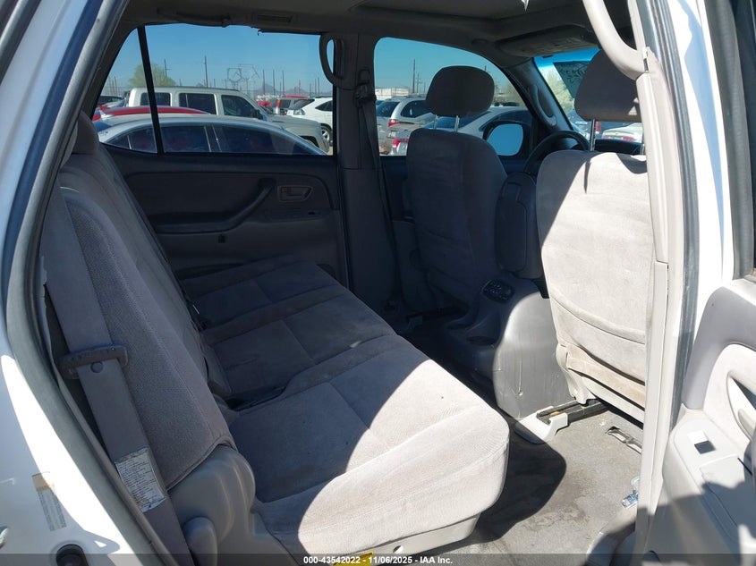 2003 Toyota Sequoia Sr5 V8 VIN: 5TDZT34A83S175777 Lot: 43542022