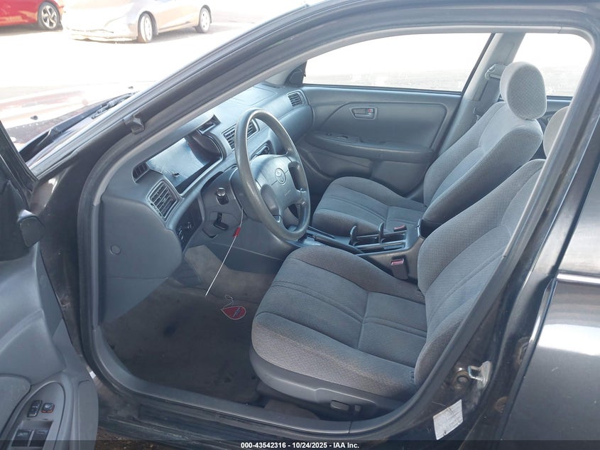 JT2BG22K310532917 2001 TOYOTA CAMRY photo no. 5
