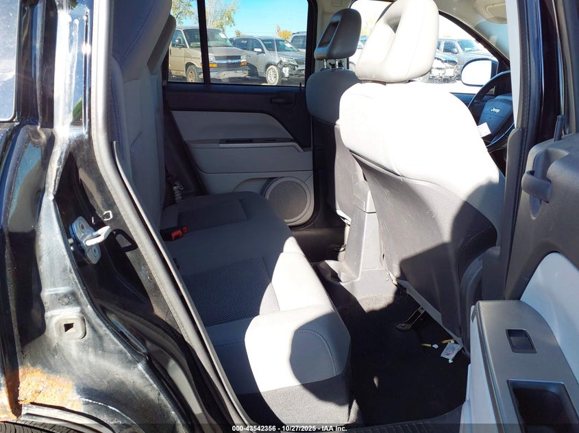 2007 Jeep Compass Sport VIN: 1J8FF47W77D211976 Lot: 43542356