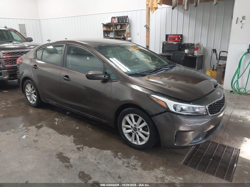 2017 KIA FORTE LX - 3KPFL4A72HE068128
