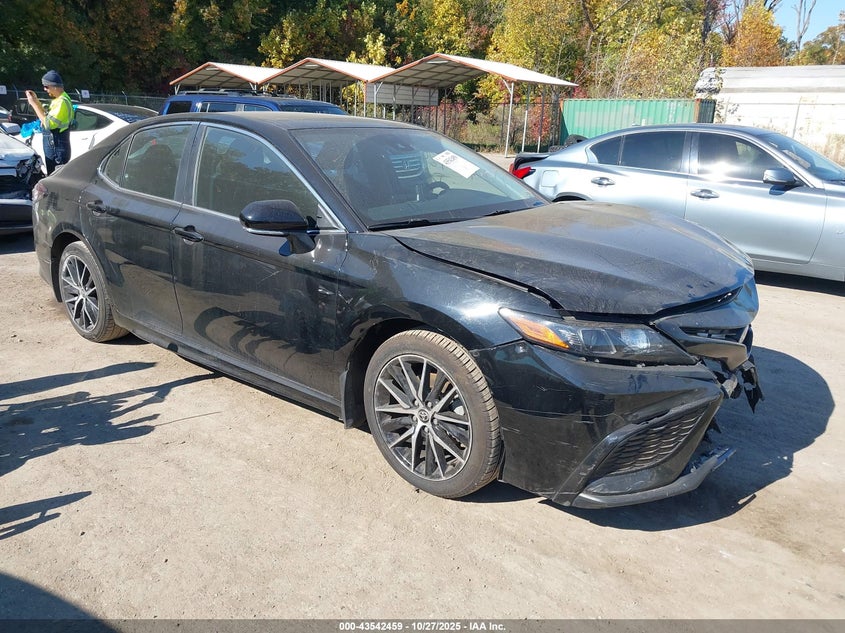 TOYOTA CAMRY HYBRID SE HYBRID